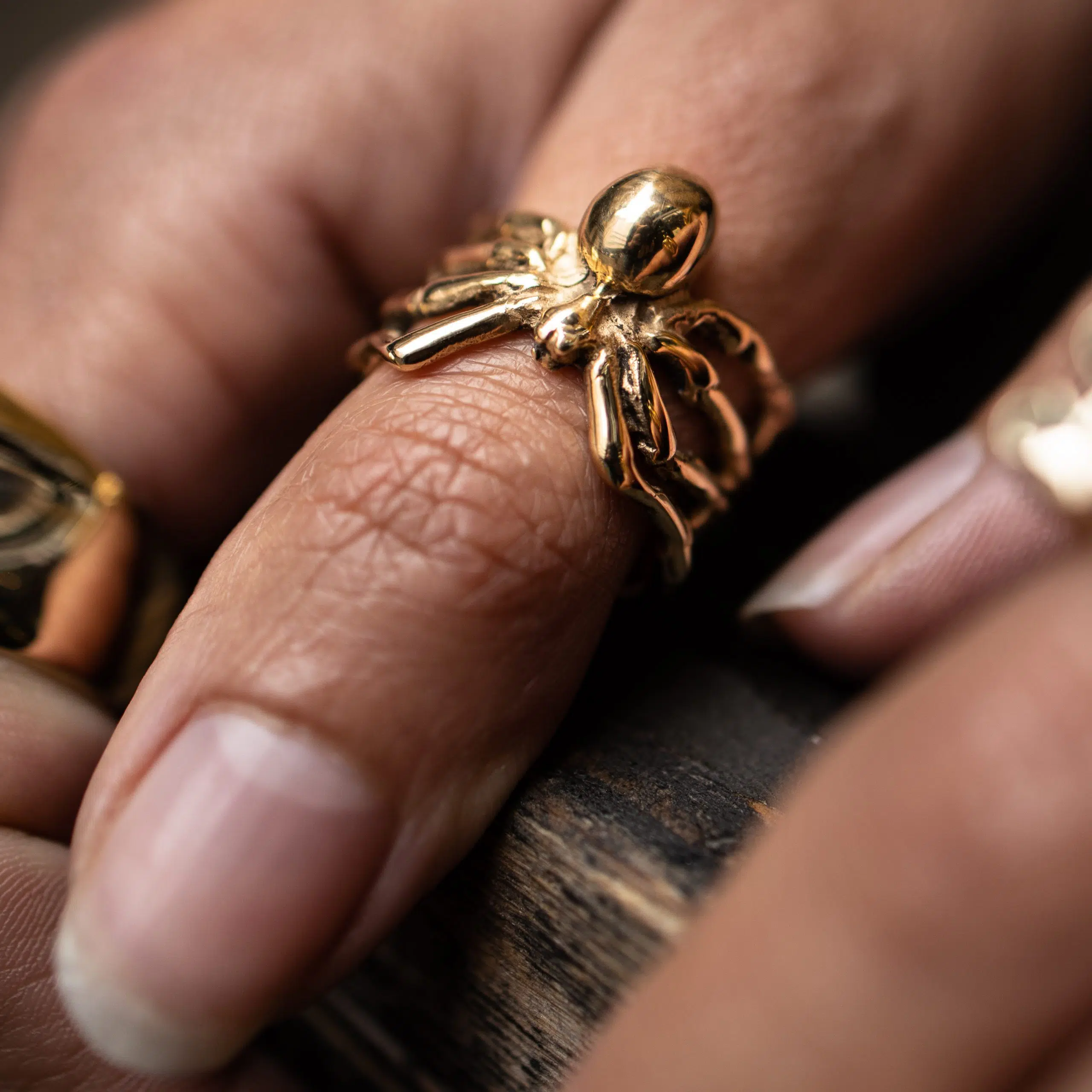 9ct Gold Spider Ring - Image 6