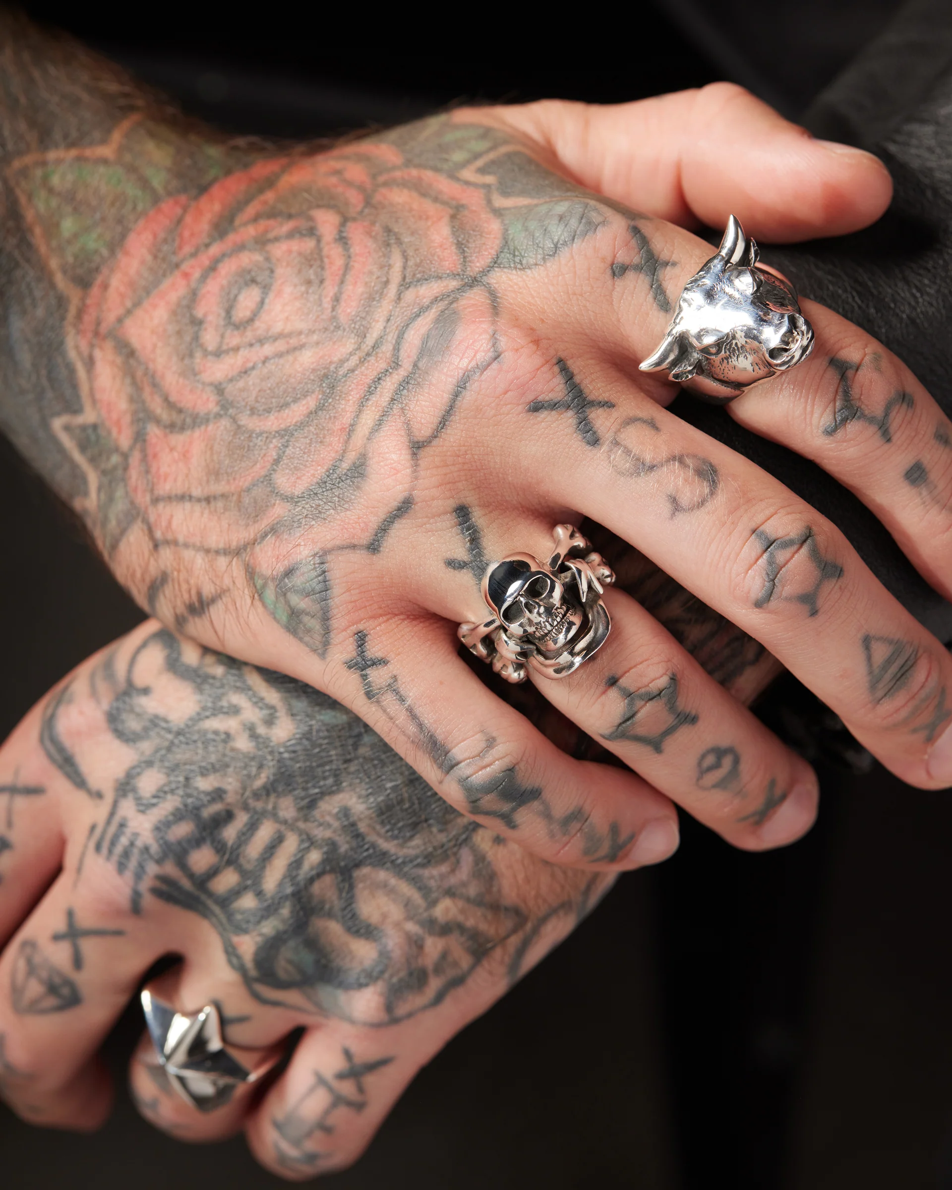 Skull & Crossbones with Silver Banner Ring - Image 5