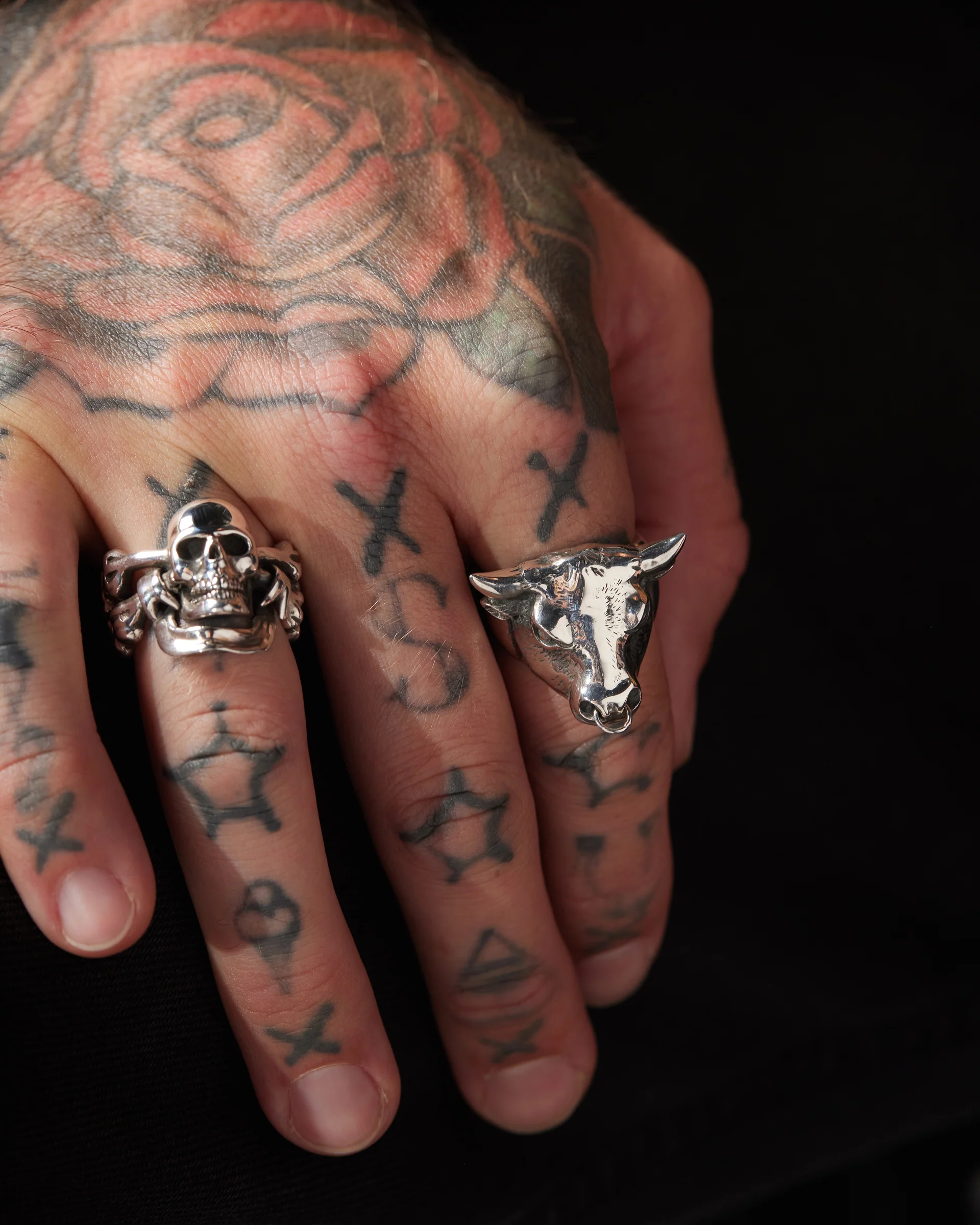 Skull & Crossbones with Silver Banner Ring - Image 6