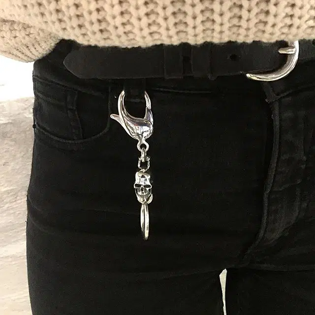 Anatomical Skull Key Ring - Image 2