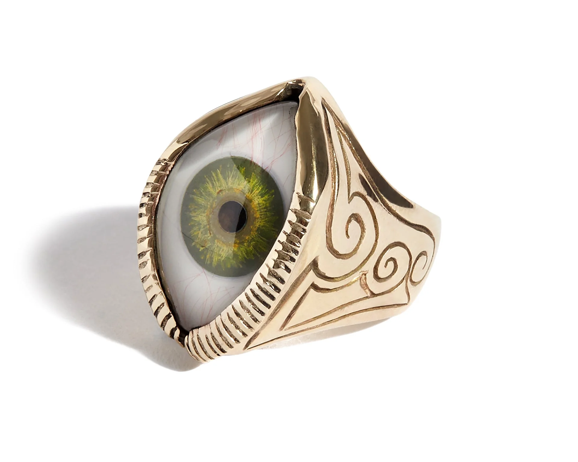 Solid 9ct Gold Engraved Eye Ring - Image 5