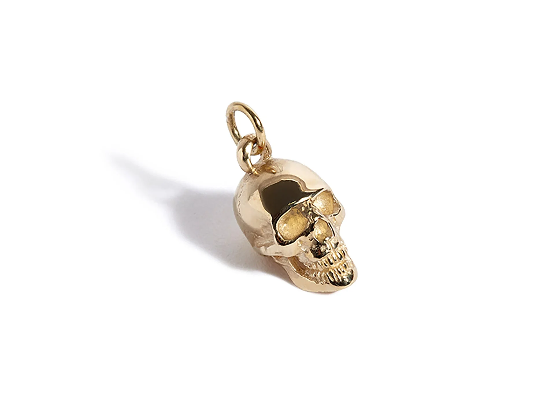 Solid 9ct Gold Small Anatomical Skull Pendant - Image 4